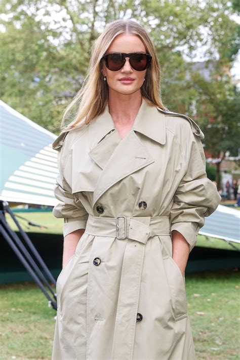 Trench Burberry 2023: nuovi modelli tendenza 